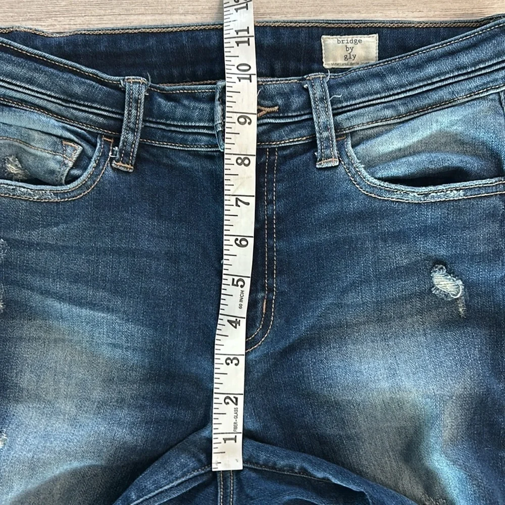 Bridge By Gly mid rise skinny jeans distressed size 28
